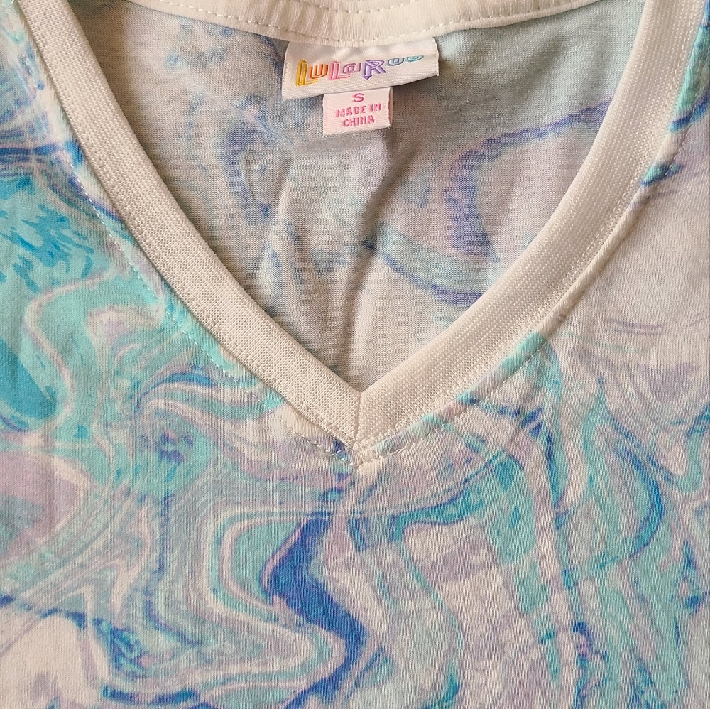 Lularoe Tee - Picture 3 of 4
